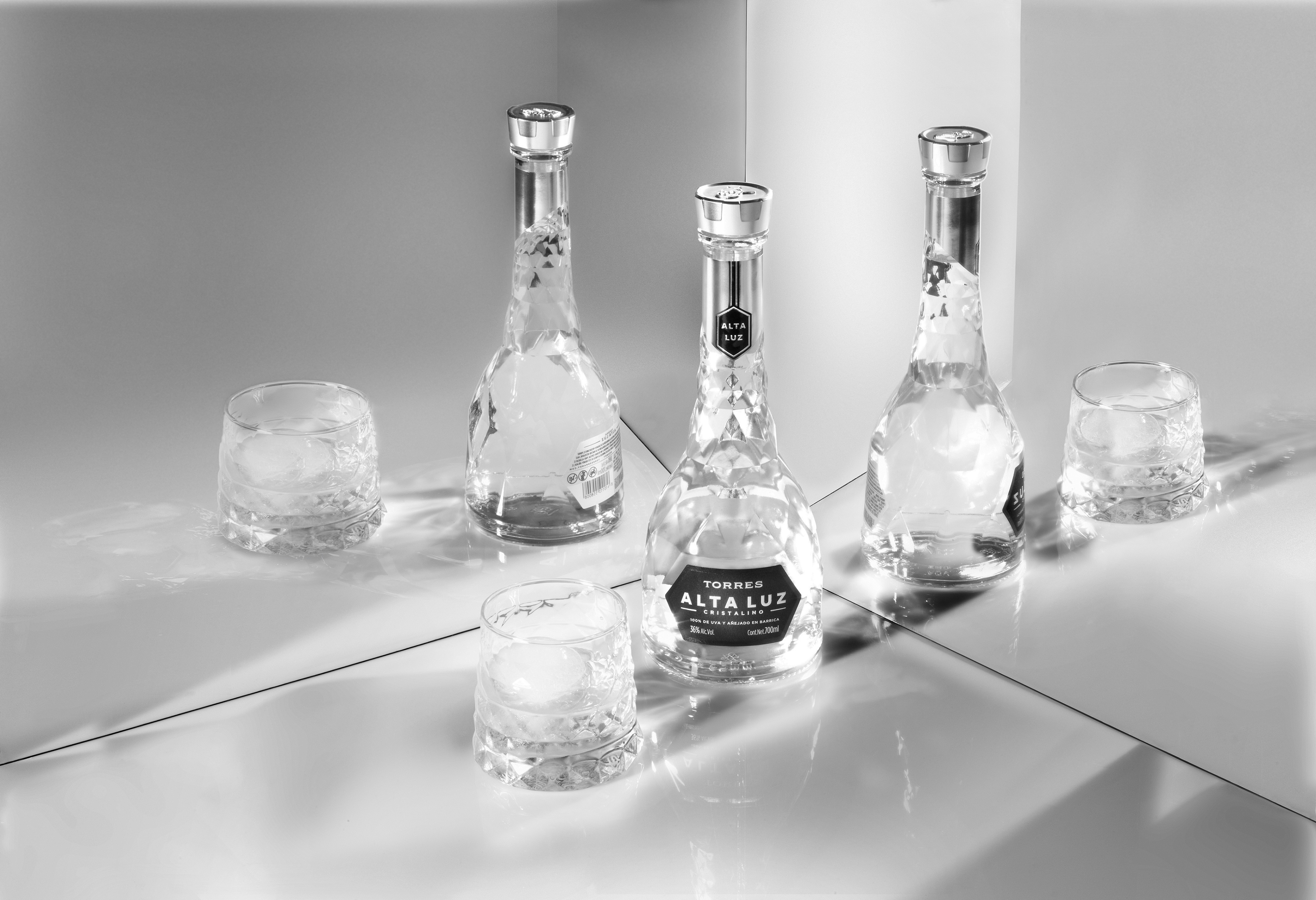 Nace Torres Alta Luz, el primer brandy cristalino, elaborado en Barcelona |  Familia Torres | Nace Torres Alta Luz, el primer brandy cristalino,  elaborado en Barcelona | Familia Torres